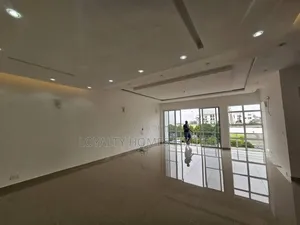 Well Structured Open Space Hall With Office Space