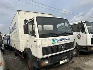 Mercedes Benz Truck 20ft