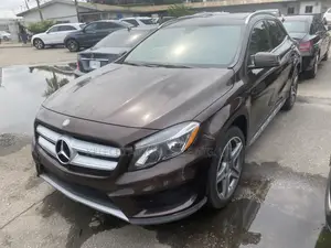 Mercedes-Benz GLA 250 2015 Brown