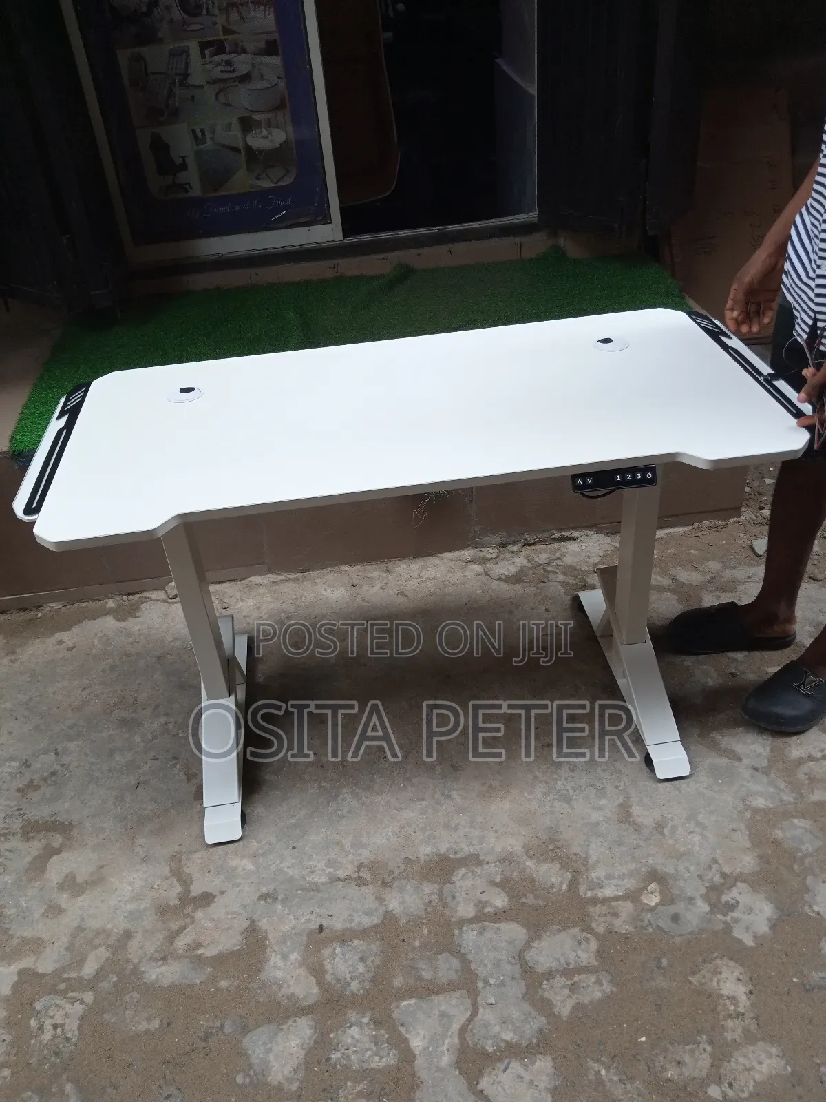 New Adjustable Height Table, 1.4 Meter White Color