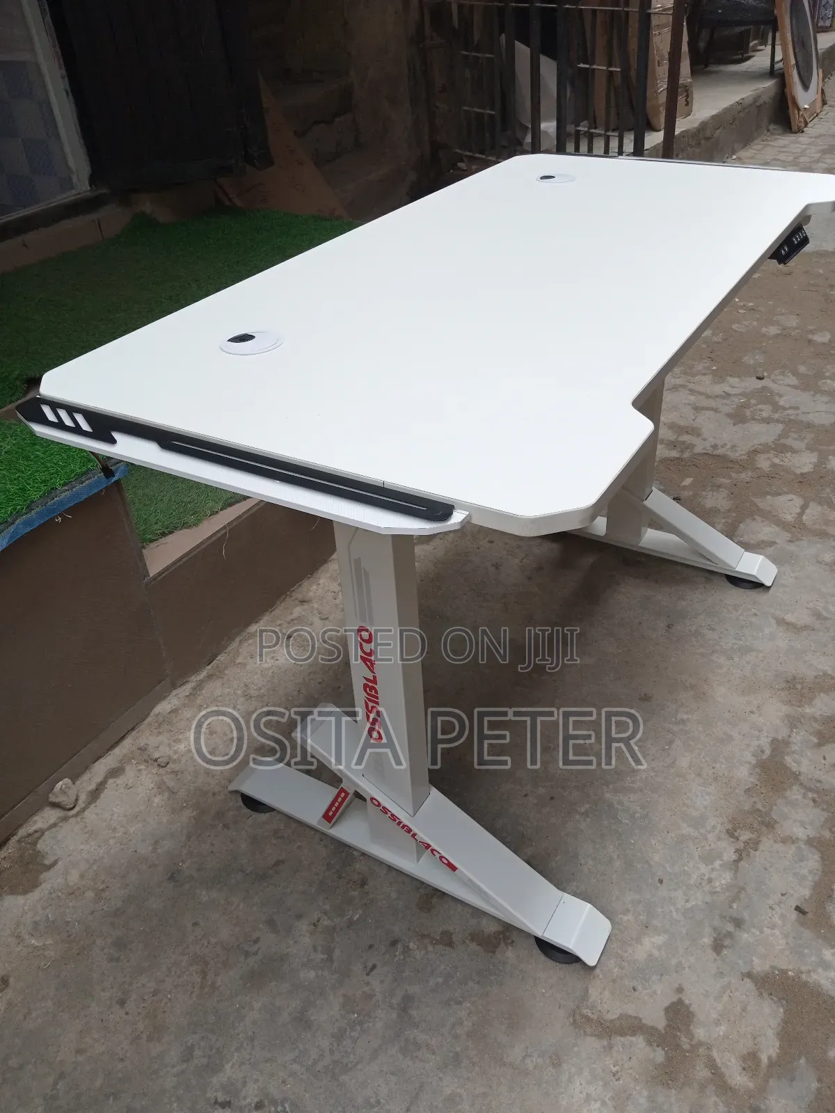 New Adjustable Height Table, 1.4 Meter White Color