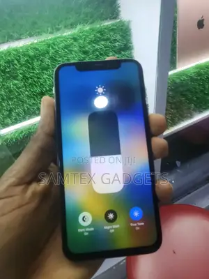 Apple iPhone X 64 GB White