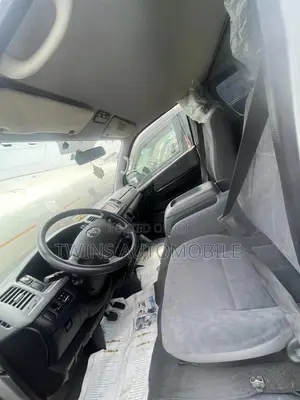 Toyota HiAce 2011 Silver