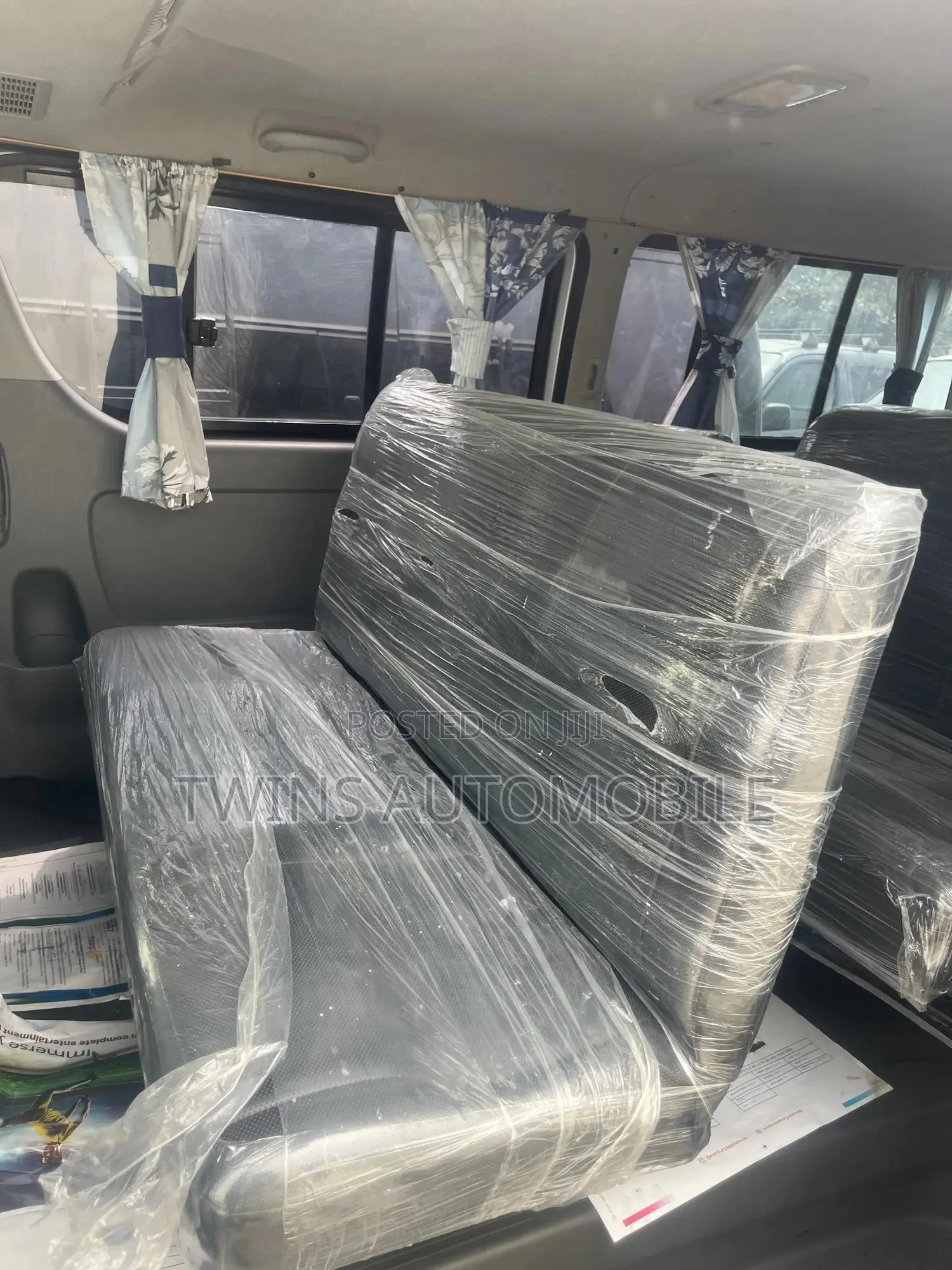 Toyota HiAce 2011 Silver
