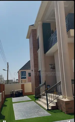 Photo - Furnished 4bdrm Duplex in Von Garden District for rent