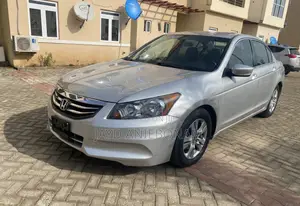 Photo - Honda Accord 2012 Silver