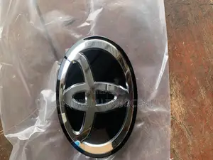 Class Front Grill Logo Toyota Camry 2018 Model
