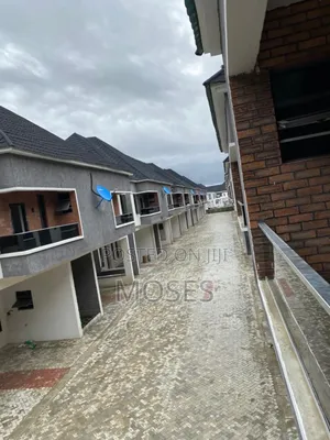 Photo - 4bdrm Duplex in In A Secured Estate, Chevron for rent