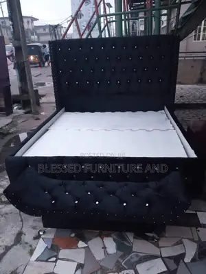 Quality Padded Bedframe 4and Half By6