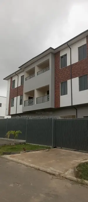 4bdrm Duplex in Jahi Estate for sale