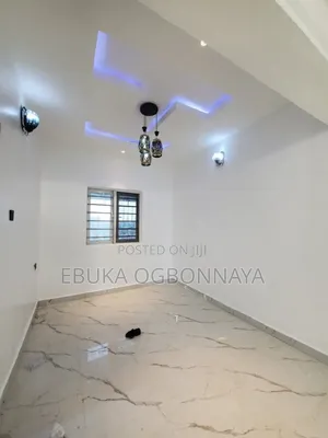 3bdrm Block of Flats in Royal Estate, Rumuahalu for rent