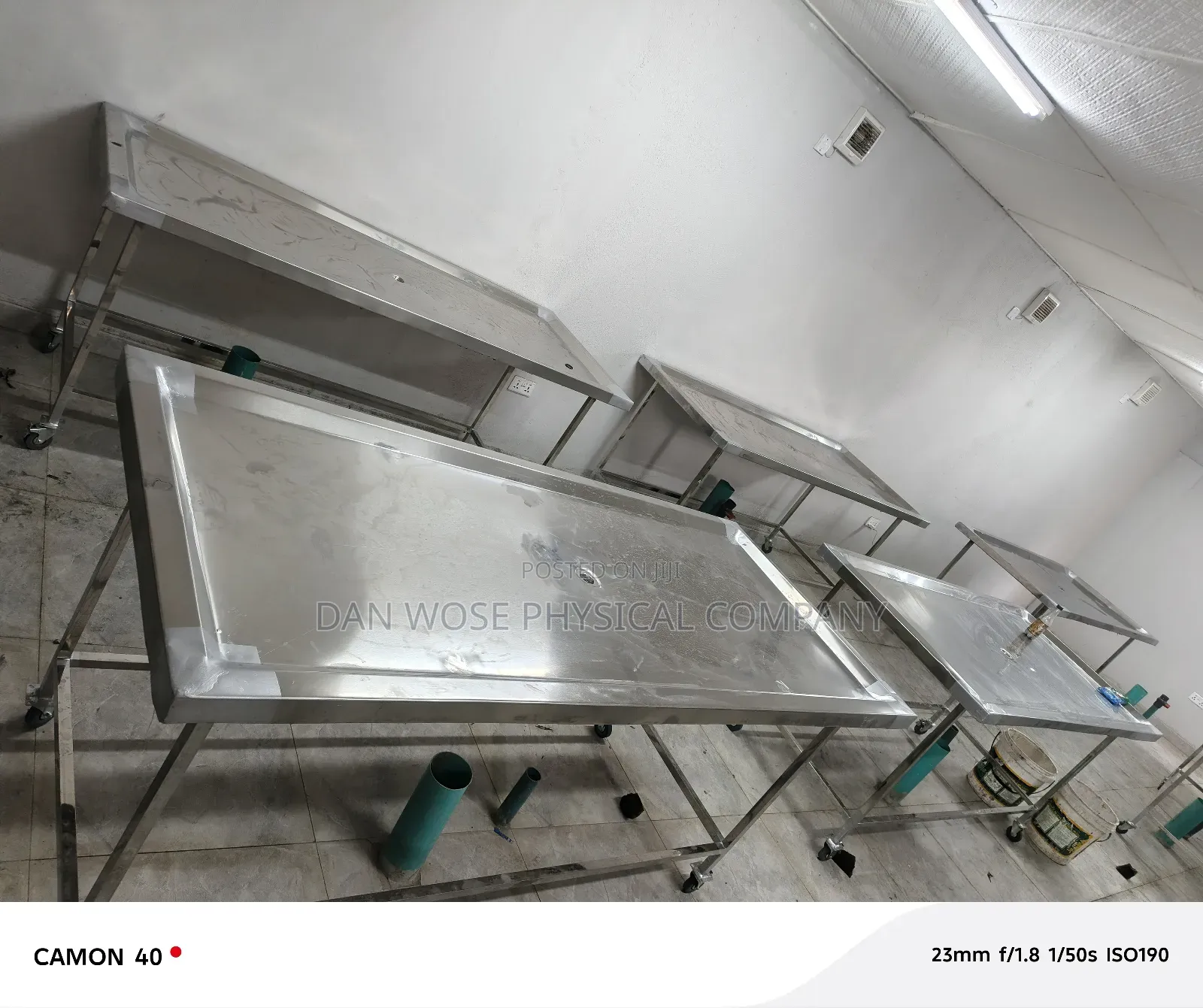 Cadaver Dissecting Table