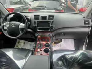 Toyota Highlander 2013 Silver