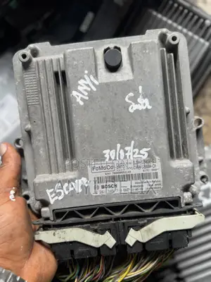 2013 Ford Escape Ecu Brain Box 2.0l Dj5a-12a650-Gj