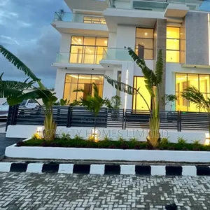 5bdrm Duplex in Lekki for sale