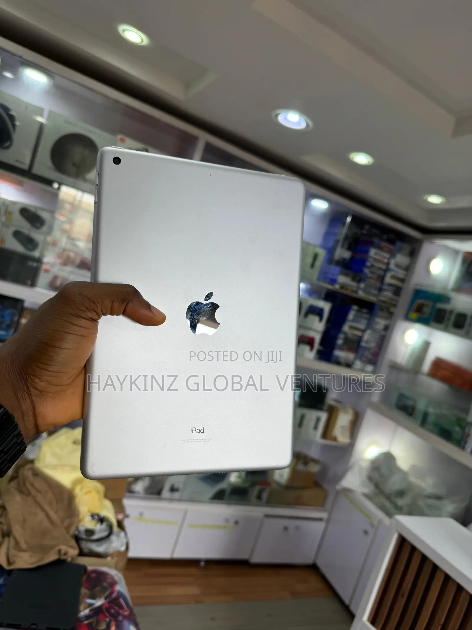 Apple iPad 9.7 64 GB Gray