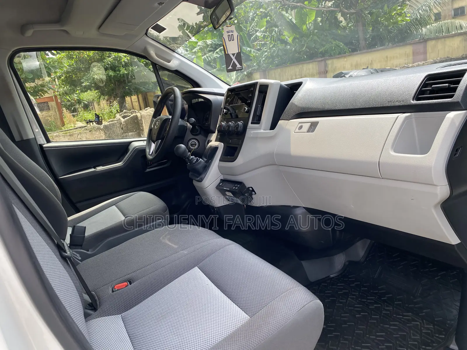 Toyota HiAce 2023 White