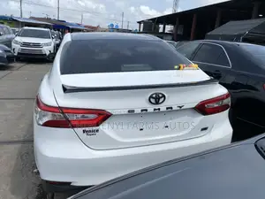 Toyota Camry 2019 White