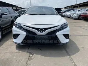 Toyota Camry 2019 White