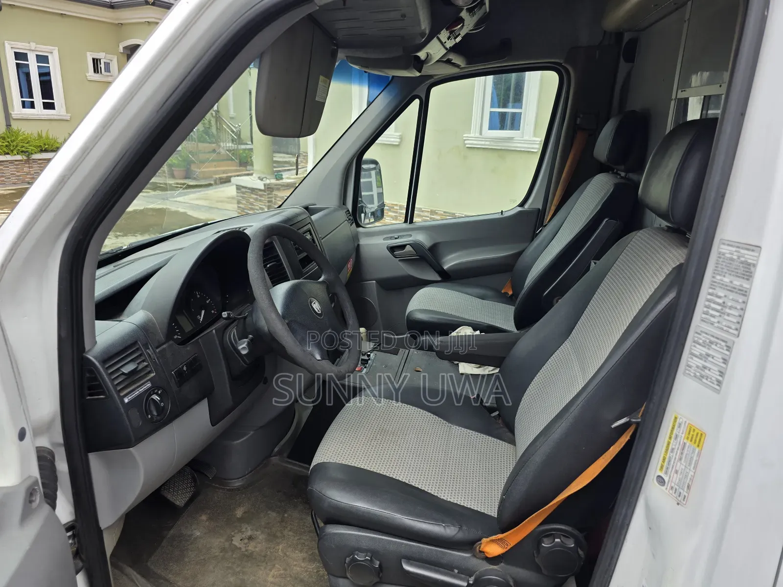 Dodge B3500 2011 White