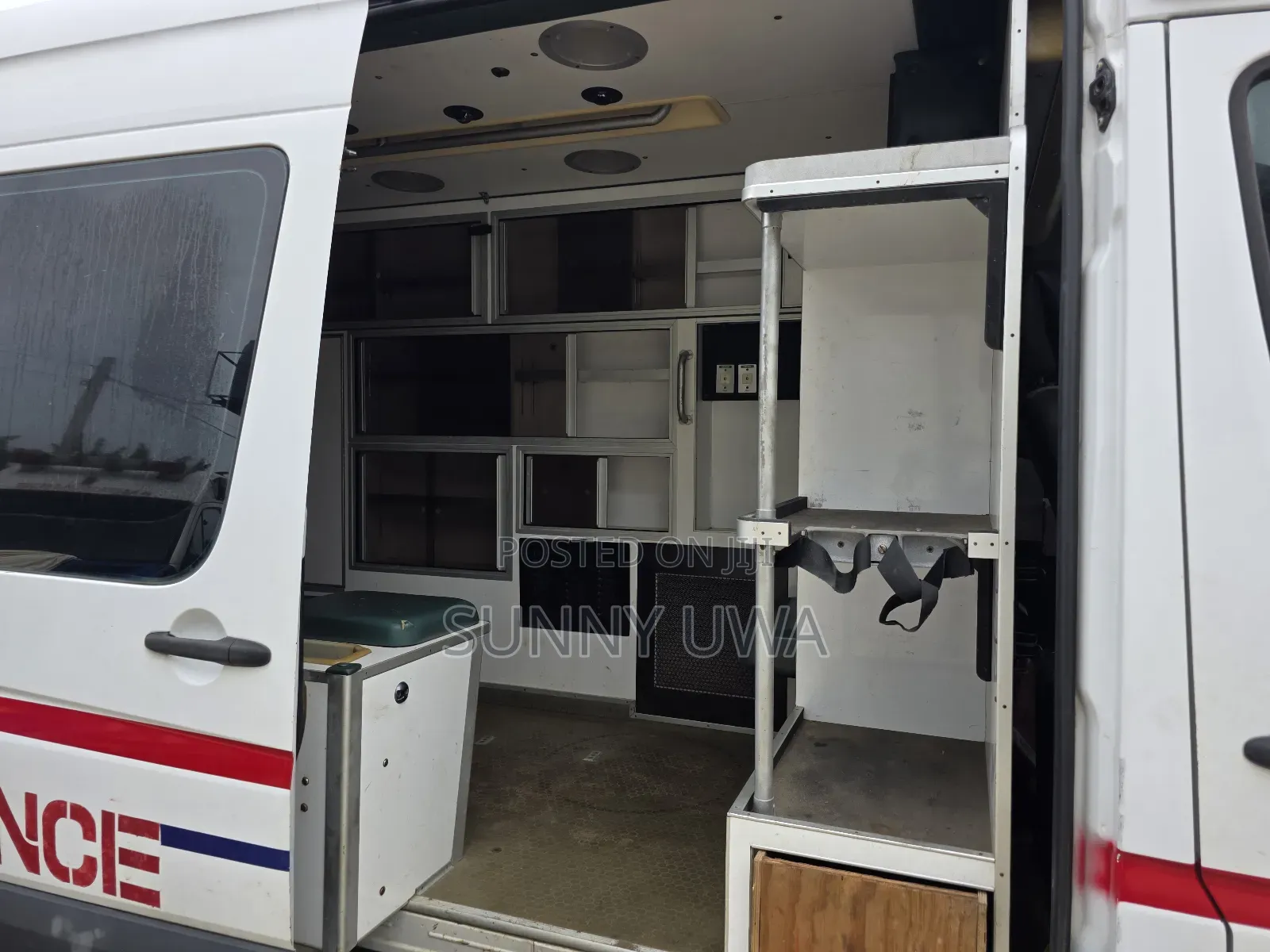 Dodge B3500 2011 White