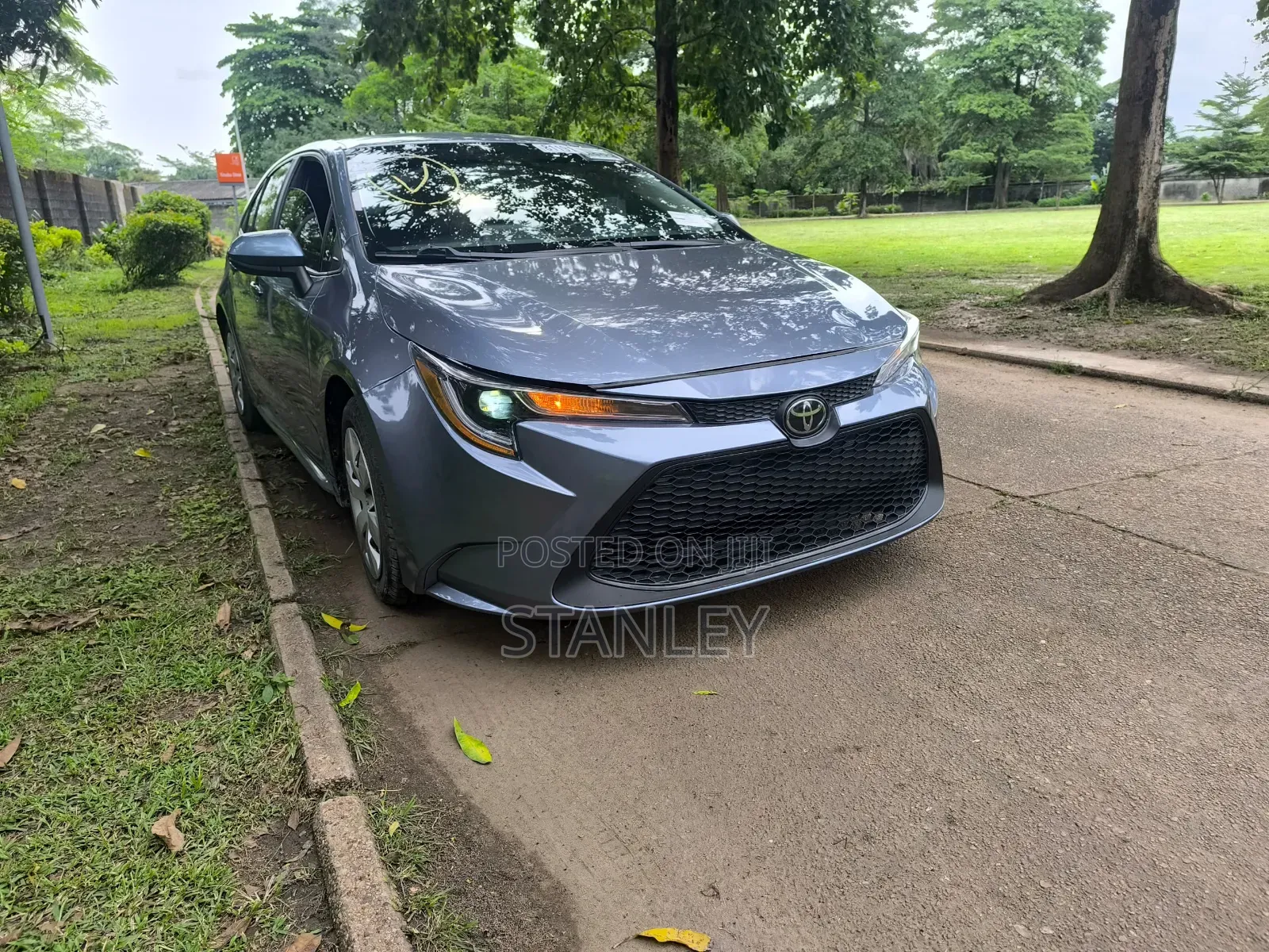 Toyota Corolla LE 2021 Blue