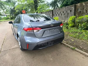 Toyota Corolla LE 2021 Blue