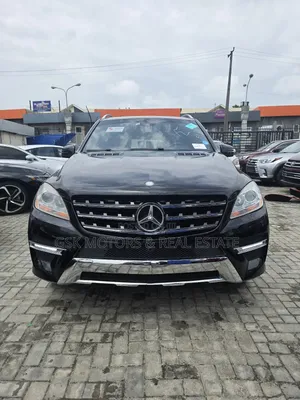 Mercedes-Benz M Class ML350 4dr SUV (3.5L 6cyl 7A) 2014 Black