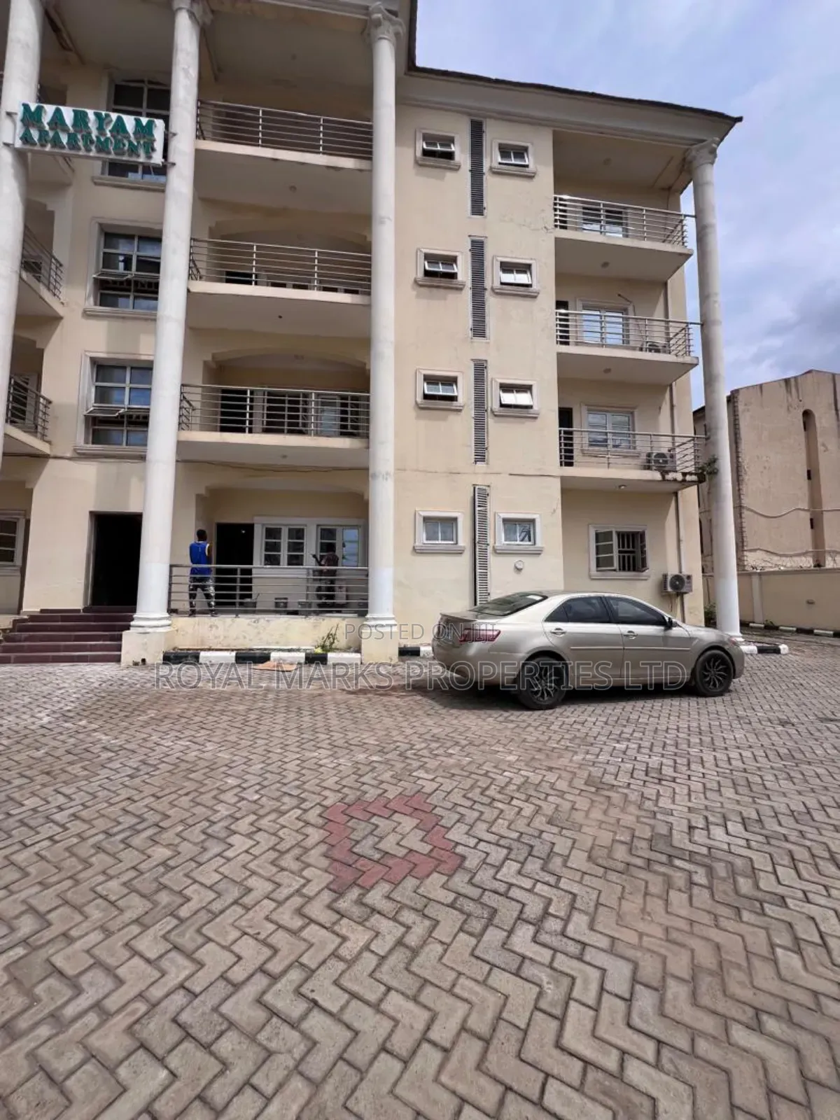3bdrm Block of Flats in Mabushi for rent