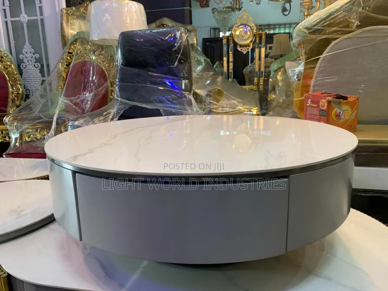 Classic Round Mable Coffee Table