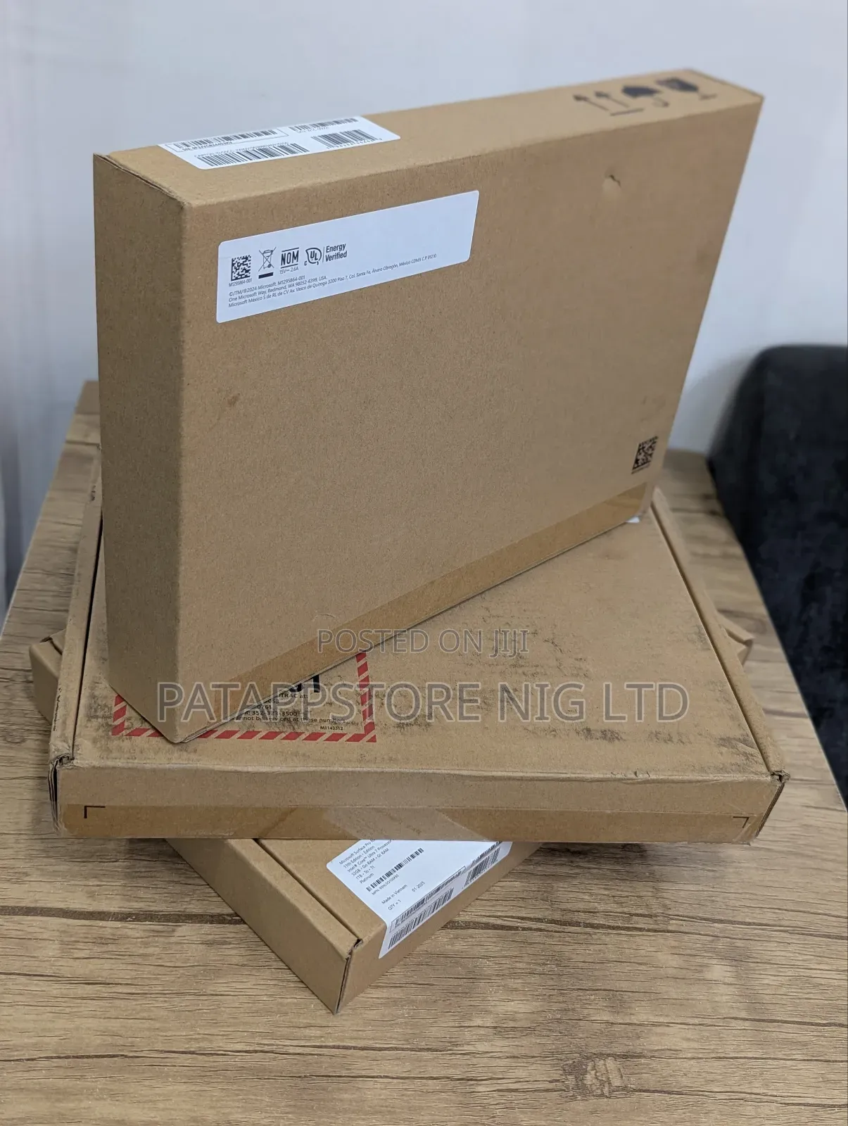 New Microsoft Surface Pro 11th Edition, a Copilot+ PC 32GB SSD 1T