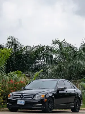 Mercedes-Benz C300 2010 Black