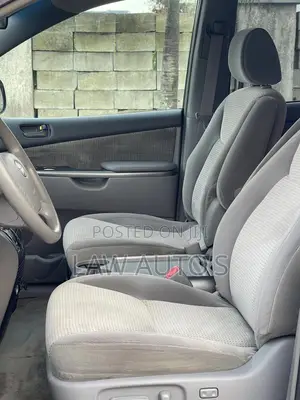 Toyota Sienna LE 2008 Red