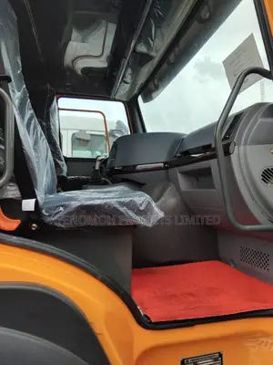 Tractor Head