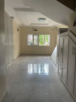 Photo - 3bdrm Townhouse / Terrace in Lekki Phase 1 for rent