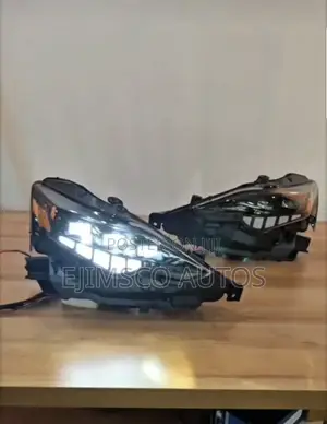 Head Lamp Is 250 2015 Sport