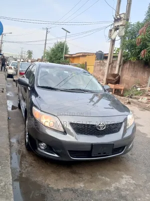 Toyota Corolla 2010 Gray