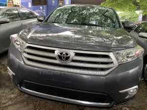 Toyota Highlander Limited 2012 Gray