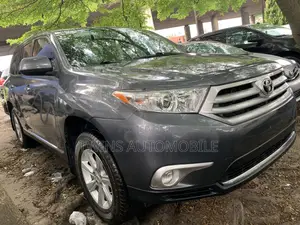 Toyota Highlander Limited 2012 Gray