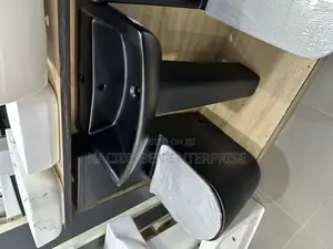 Black Round Set of Wc