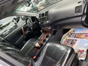 Toyota Highlander Limited 3.5l 4WD 2013 Gray