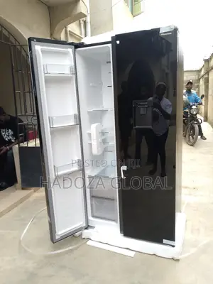 Extra Large Hisense 529l Dual Door Refrigerator + Dispenser
