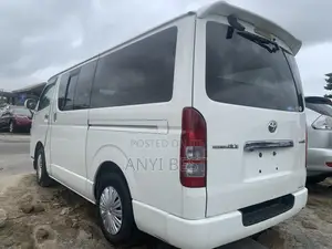 Toyota HiAce 2010 White
