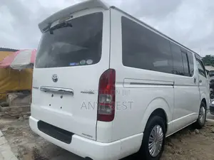 Toyota HiAce 2010 White