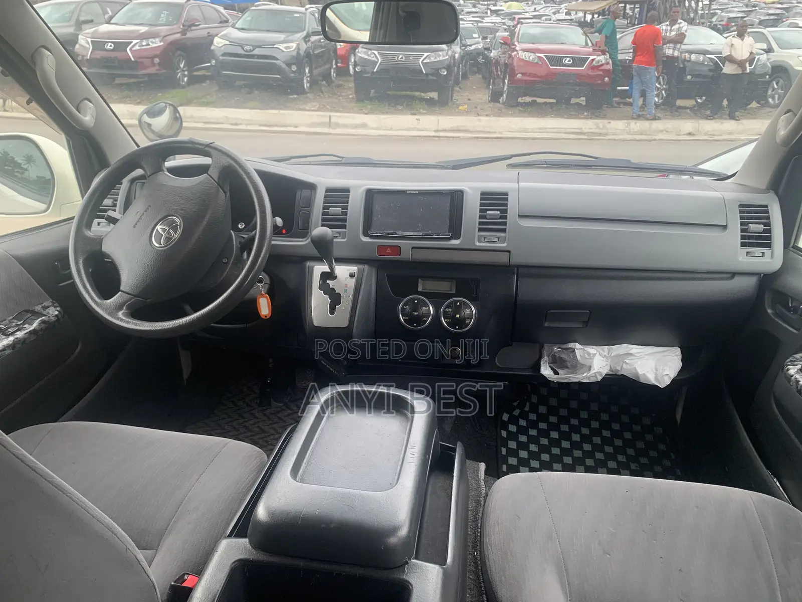 Toyota HiAce 2010 White