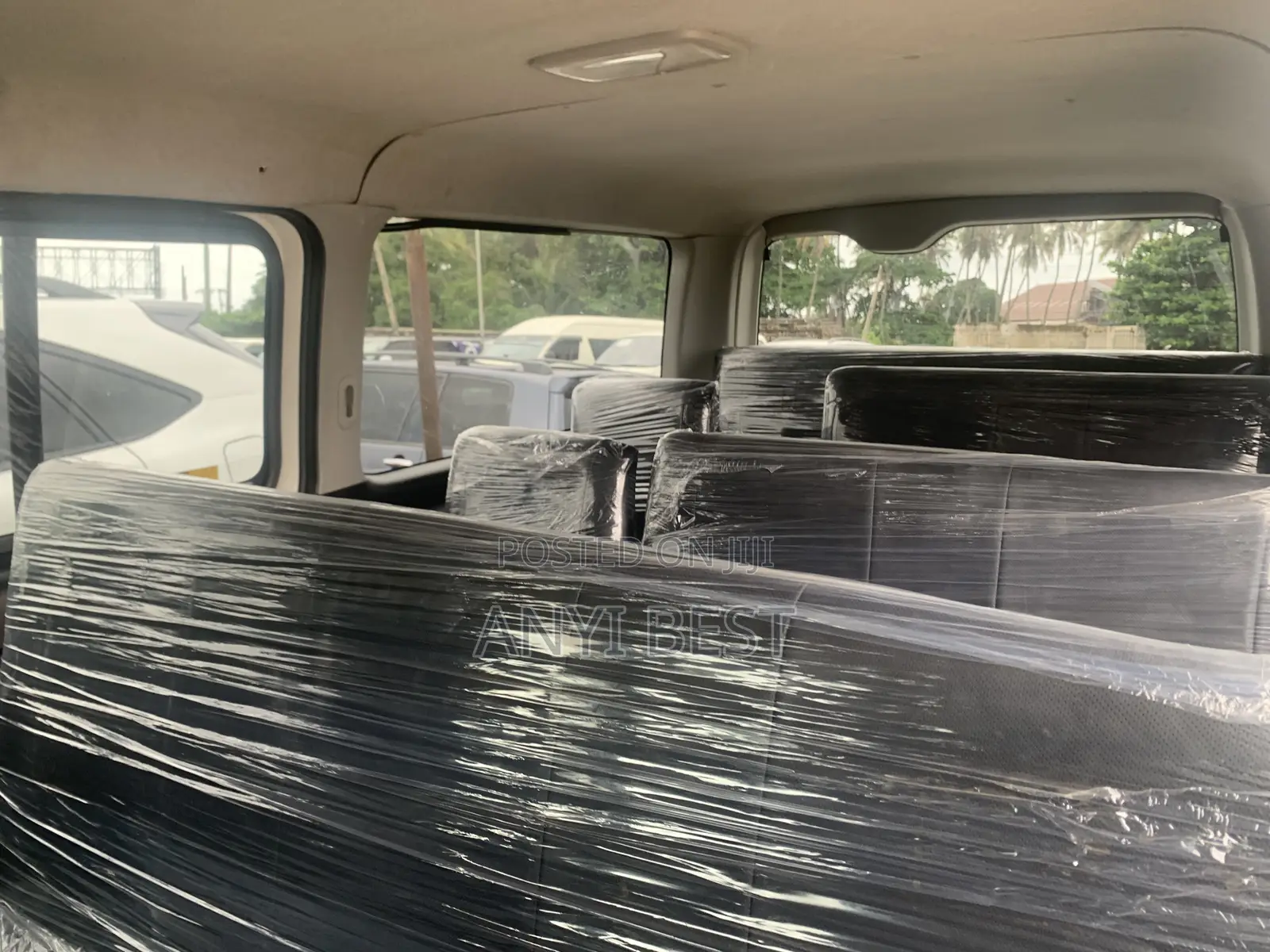 Toyota HiAce 2010 White