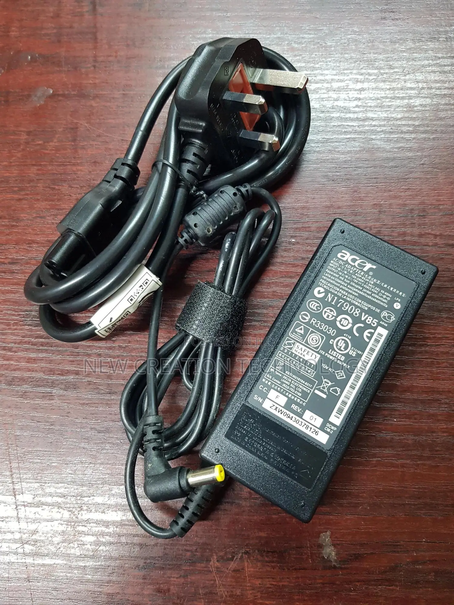 Acer Adp-65jh Db 65w 5.5×1.7mm Jack Ac Charger