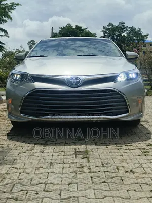 Photo - Toyota Avalon XLE Premium FWD Sedan (3.6L 6cyl 6A) 2016 Gold