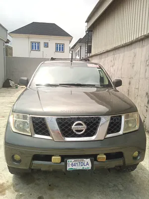 Photo - Nissan Pathfinder 2005 Gray