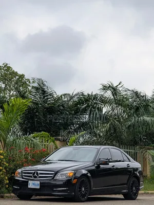 Mercedes-Benz C300 2010 Black